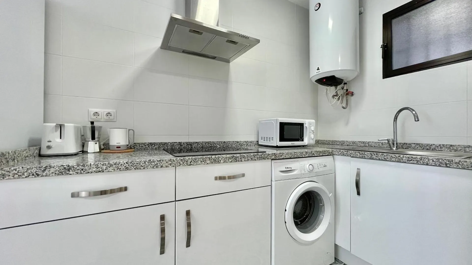 Lafrenchtouch - Centrico Con Piscina Junto Al Tren Apartment Benalmadena